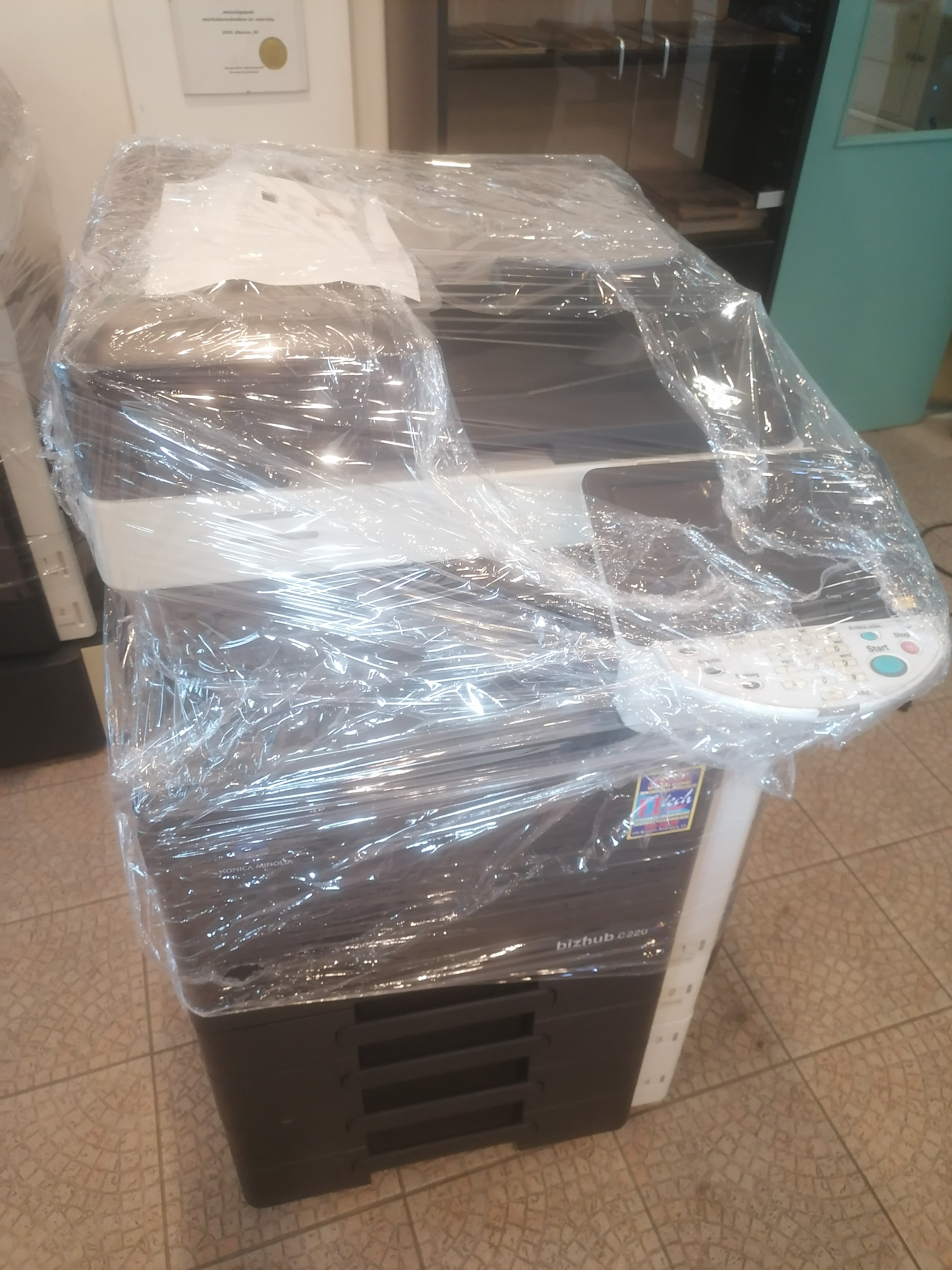 Konica Minolta bizhub C220